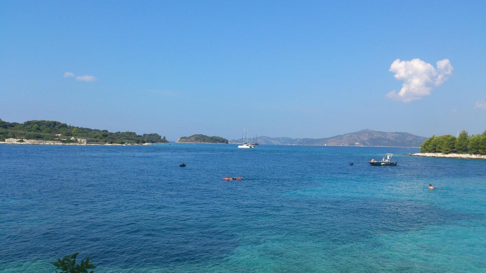 Apartments Medvid Trogir Quarto foto