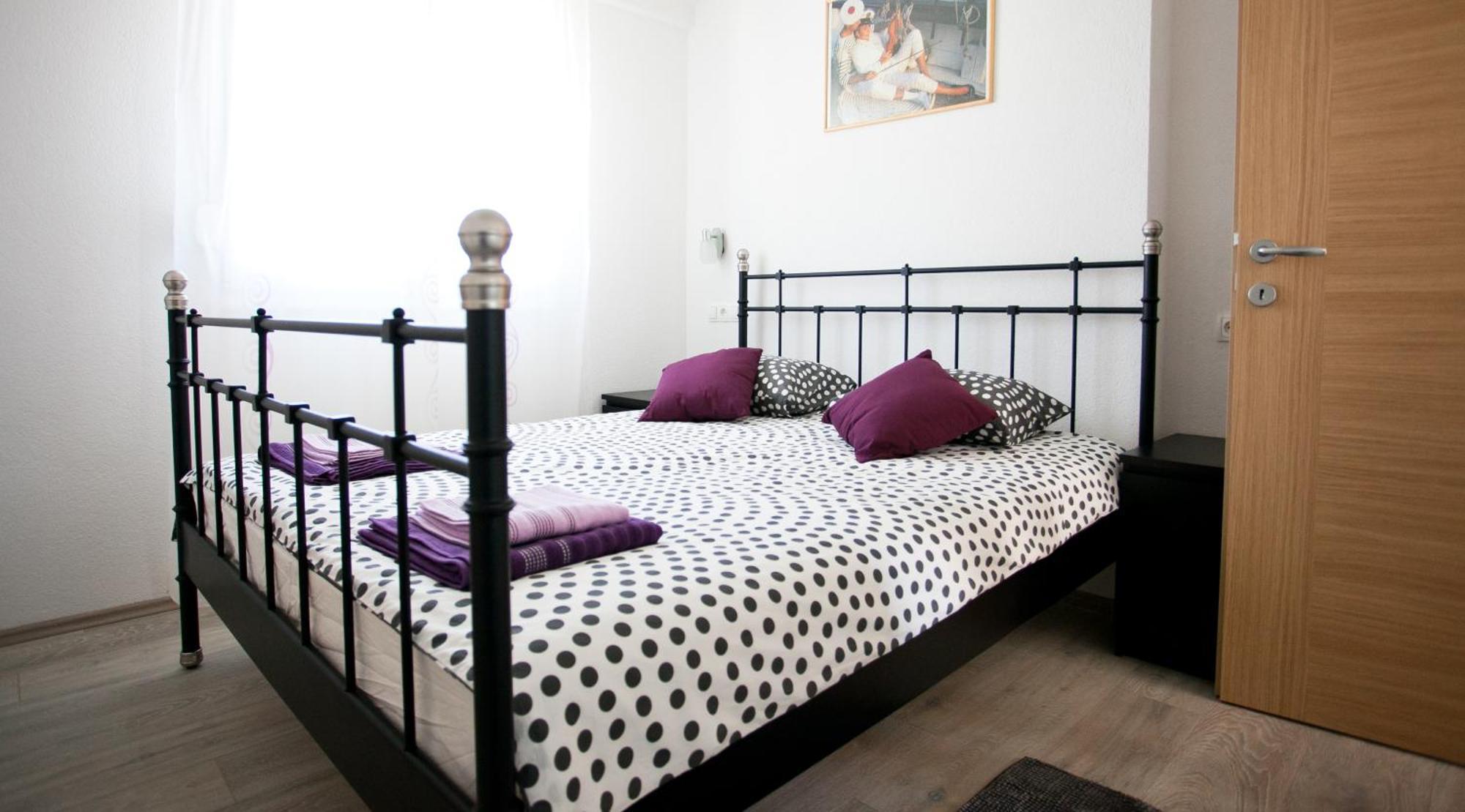 Apartments Medvid Trogir Quarto foto