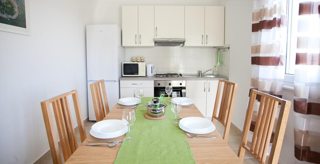 Apartments Medvid Trogir Quarto foto